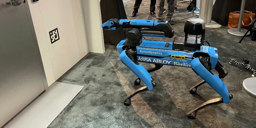 ASSA ABLOY impressed attendees with the robotics demonstration, featuring the Boston Dynamics robot dog