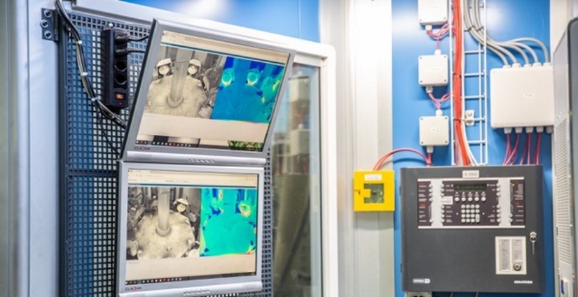 Mathias Stauffacher provided the convincing proposal of connecting the thermal cameras M16 Thermal by MOBOTIX with a fire alarm & extinguishing control centre