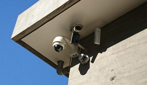 Raytec Hybrid IP PoE illuminators protect residential palace in Lebanon from intruders